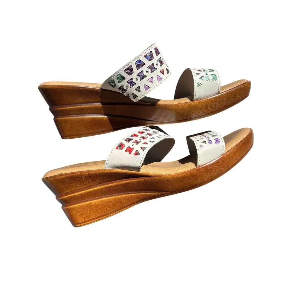 Tuscany by Easy Street Viniko Sandals 9.5 W Leather Never Worn Comfort Shoe Boho